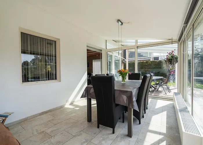 Mosselbank 22, Loopafstand Vp070 * Ouddorp